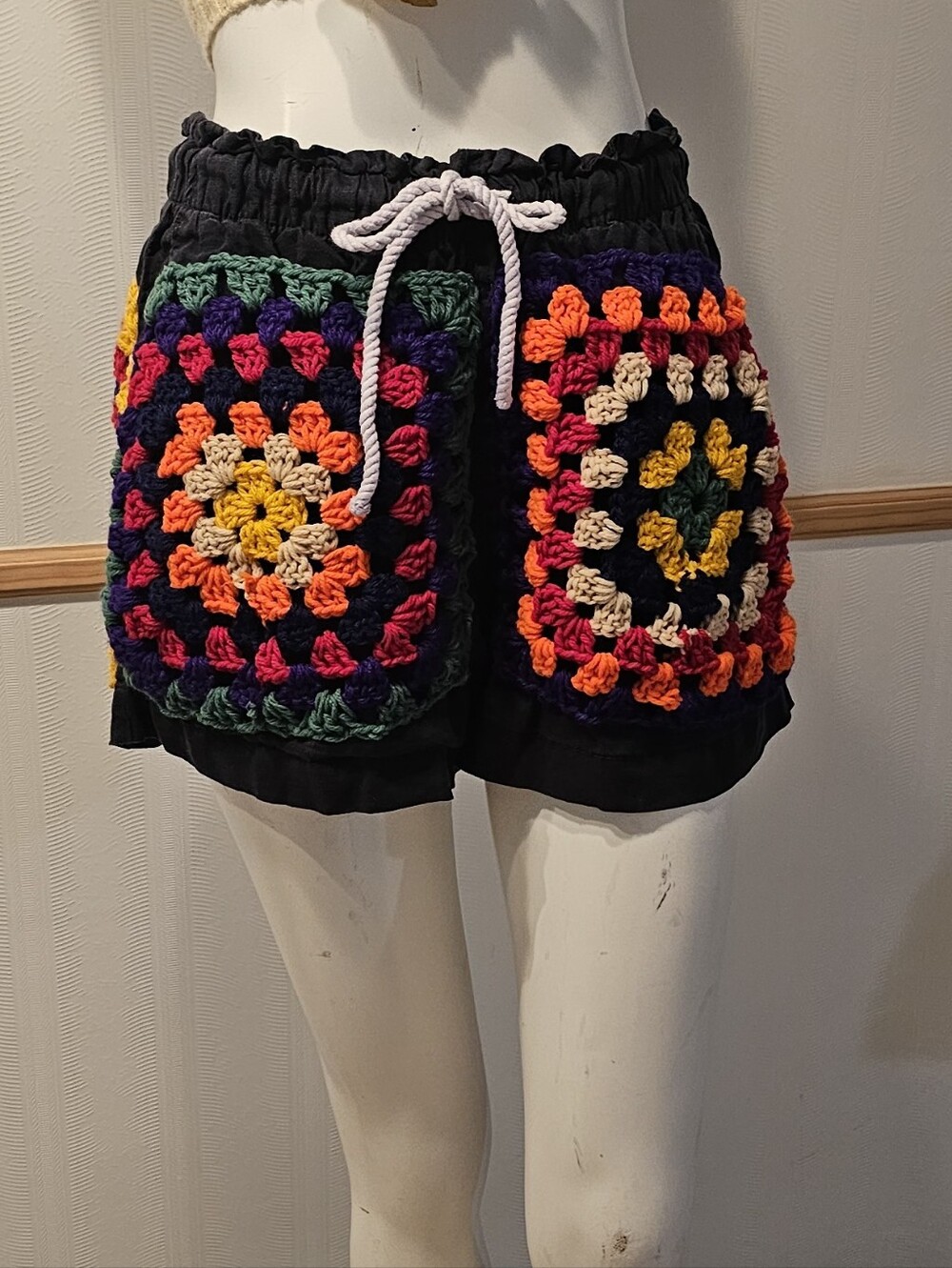 H&M Gray Multicolor Crochet Square Drawstring Waist Front Pockets Loose Shorts M